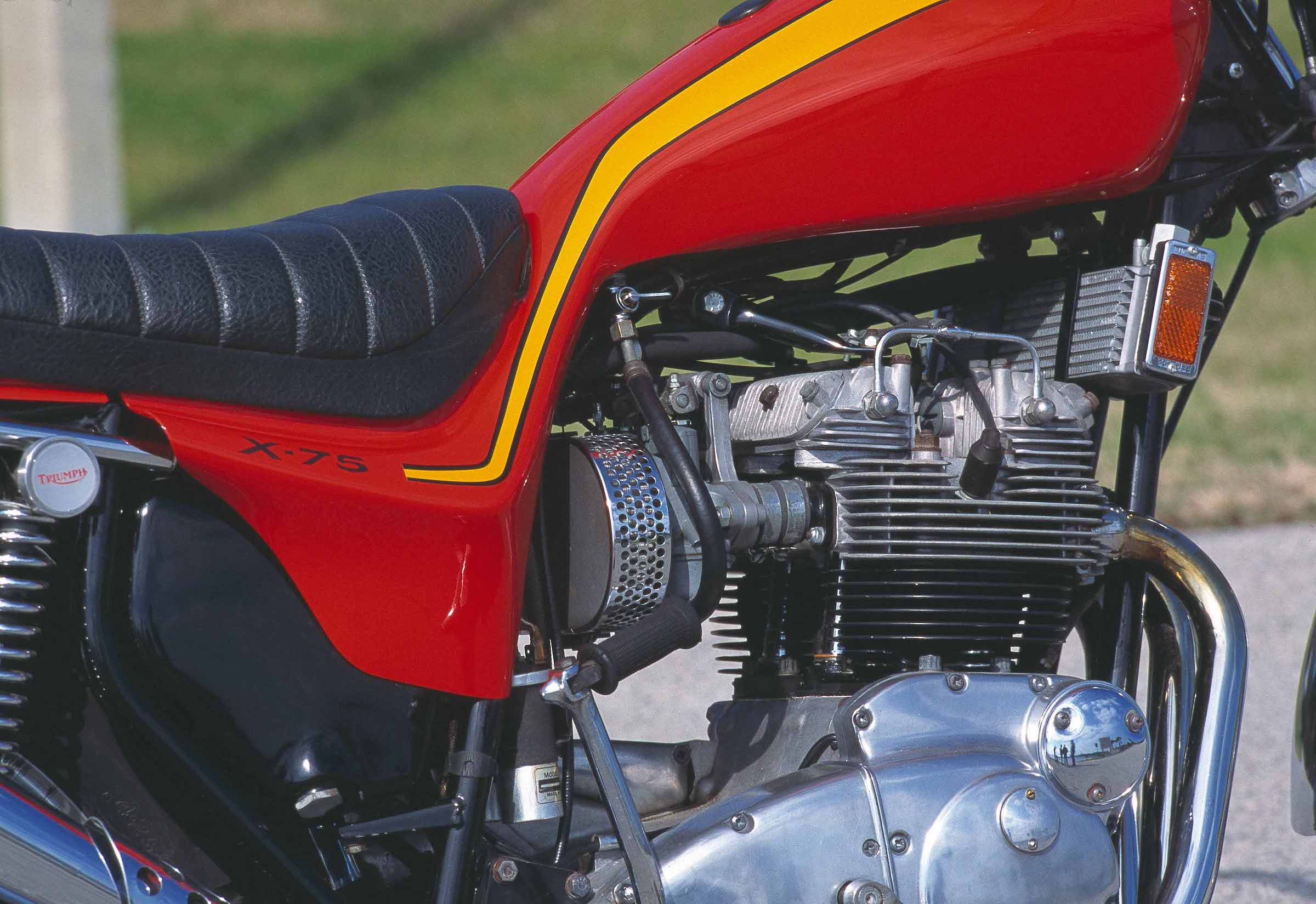 Triumph X-75 Hurricane engine