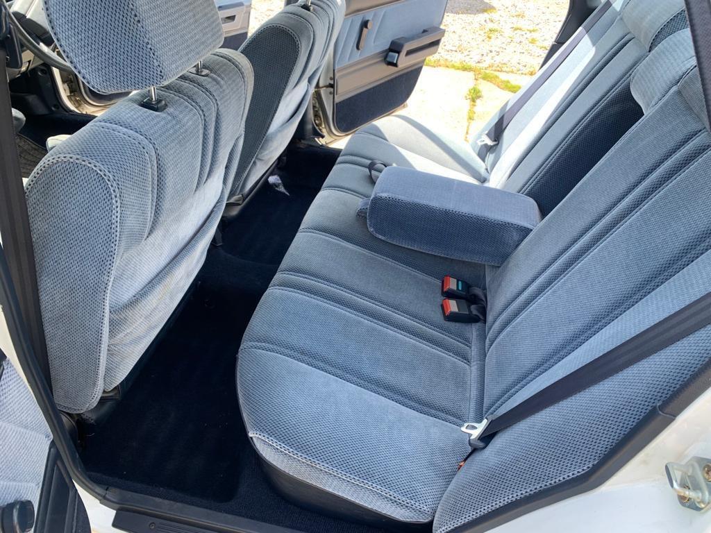1987 Toyota Carina II interior