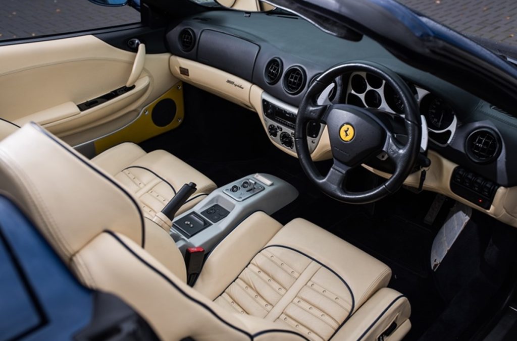 Ferrari 360 Spider interior