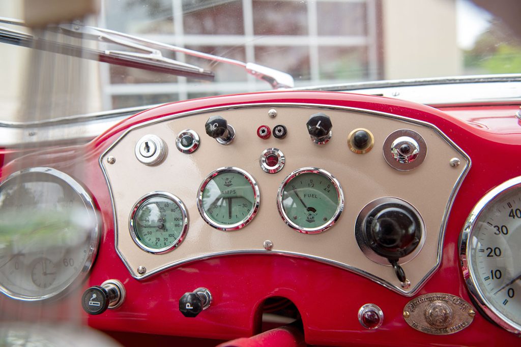 Arnolt MG coupe interior