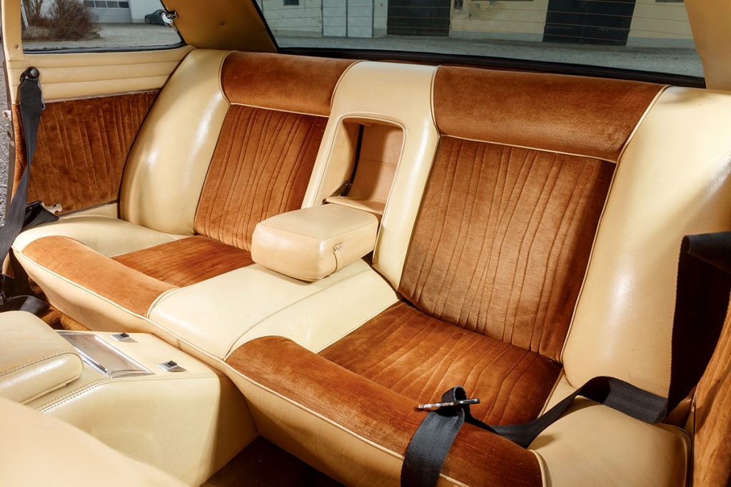 De Tomaso Longchamp rear seats