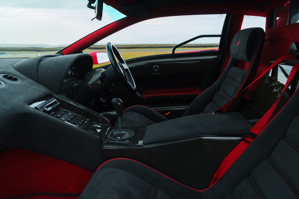 Lamborghini Diablo interior