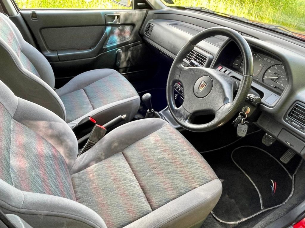 Rover 214 interior