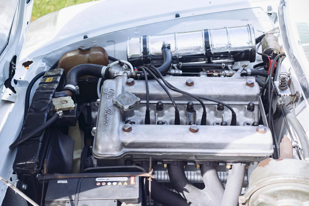Alfa Romeo Spider engine
