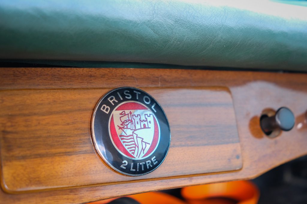 Bristol 404 Coupe badge