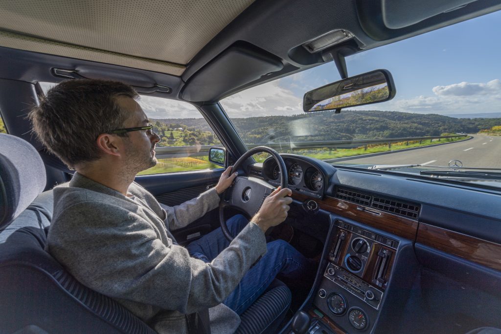 Mercedes-Benz 450 SEL 6.9 W116 interior driving