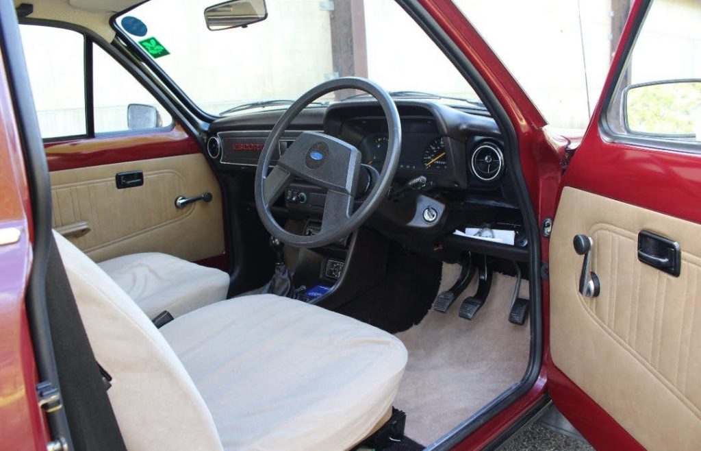 Ford Escort Huntsman Estate interior