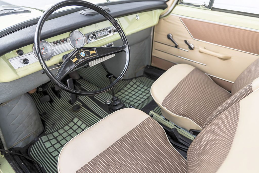 BMW 700 interior