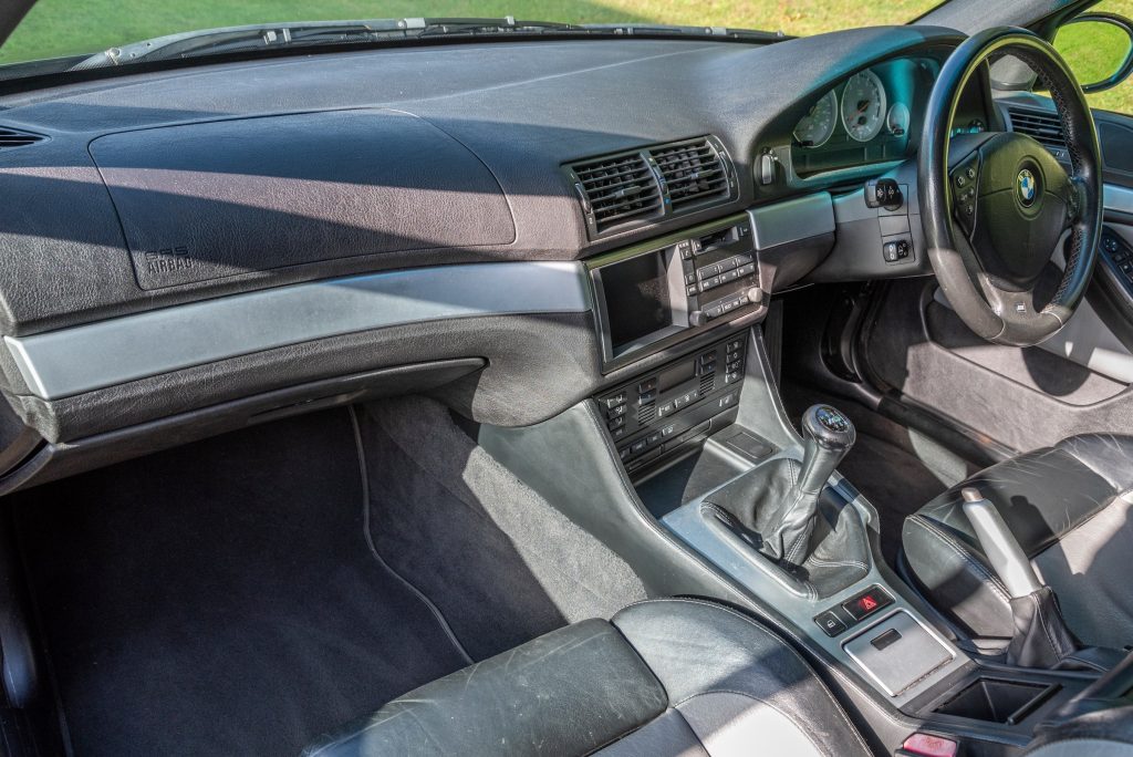 BMW M5 E39 interior