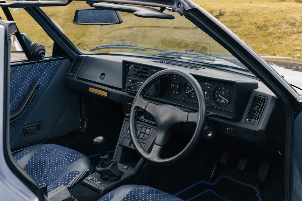 Fiat X1/9 interior