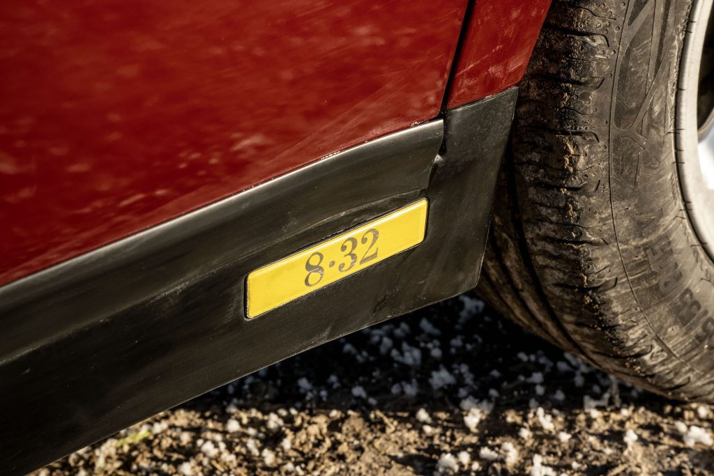 Lancia Thema 8.32 badge