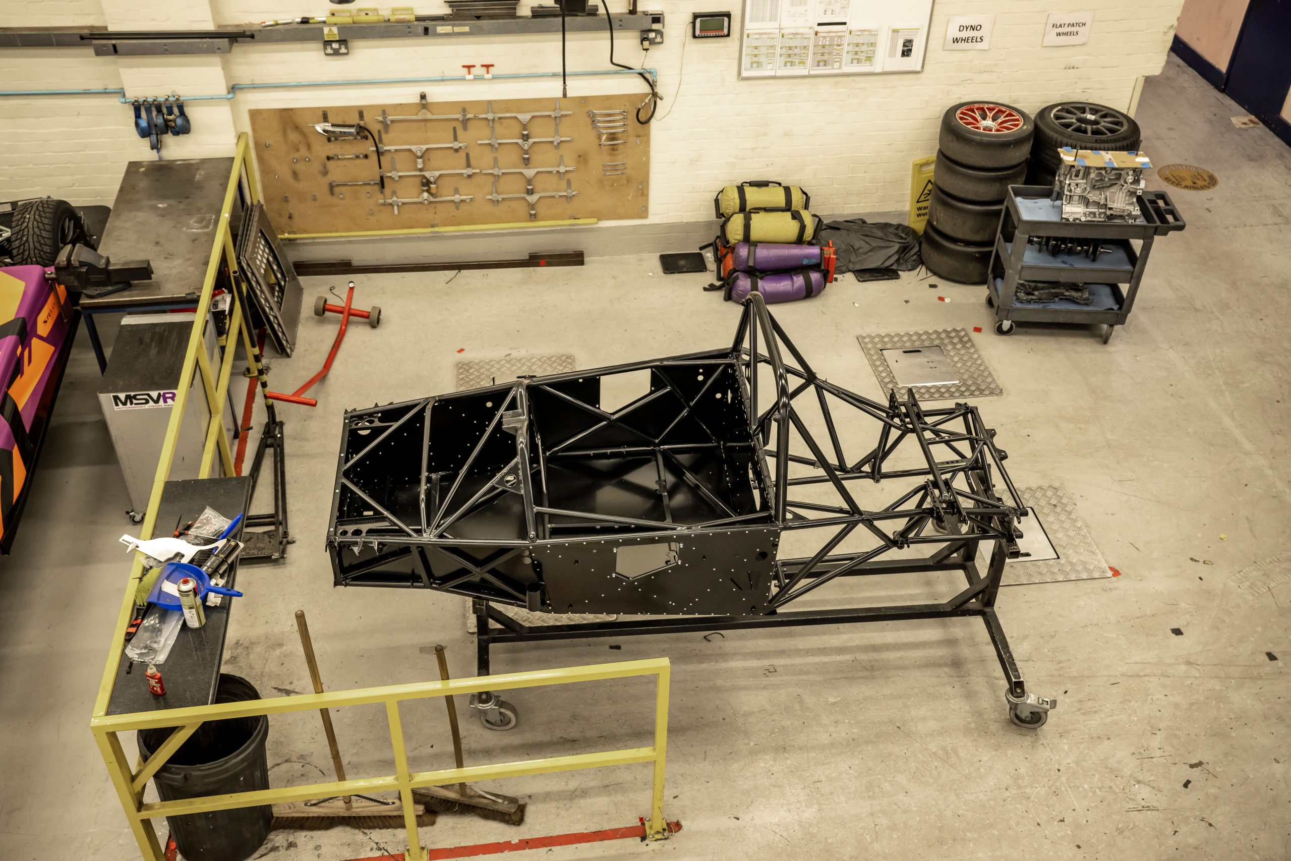 Radical Sr8 Chassis