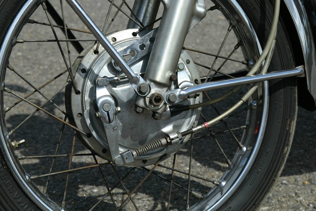 Honda CB250 K4 brakes