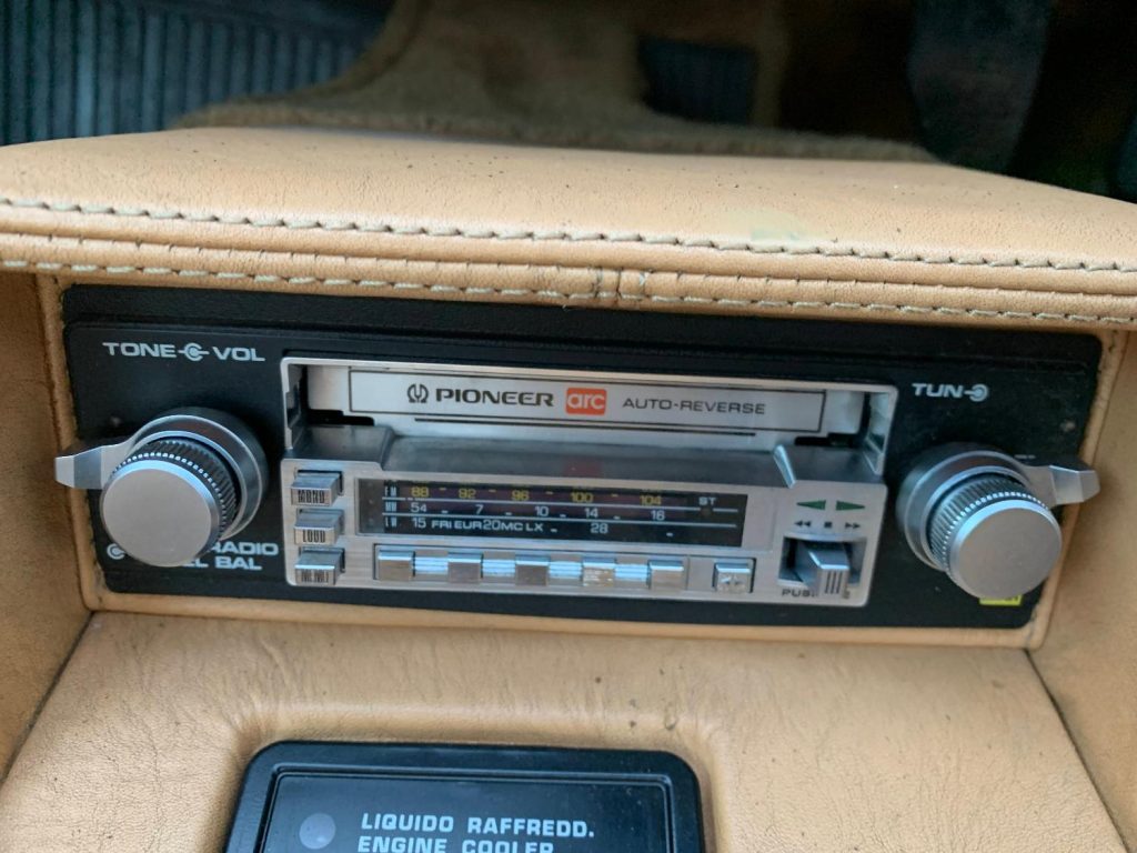 Adrian Clarke Ferrari Mondial stereo