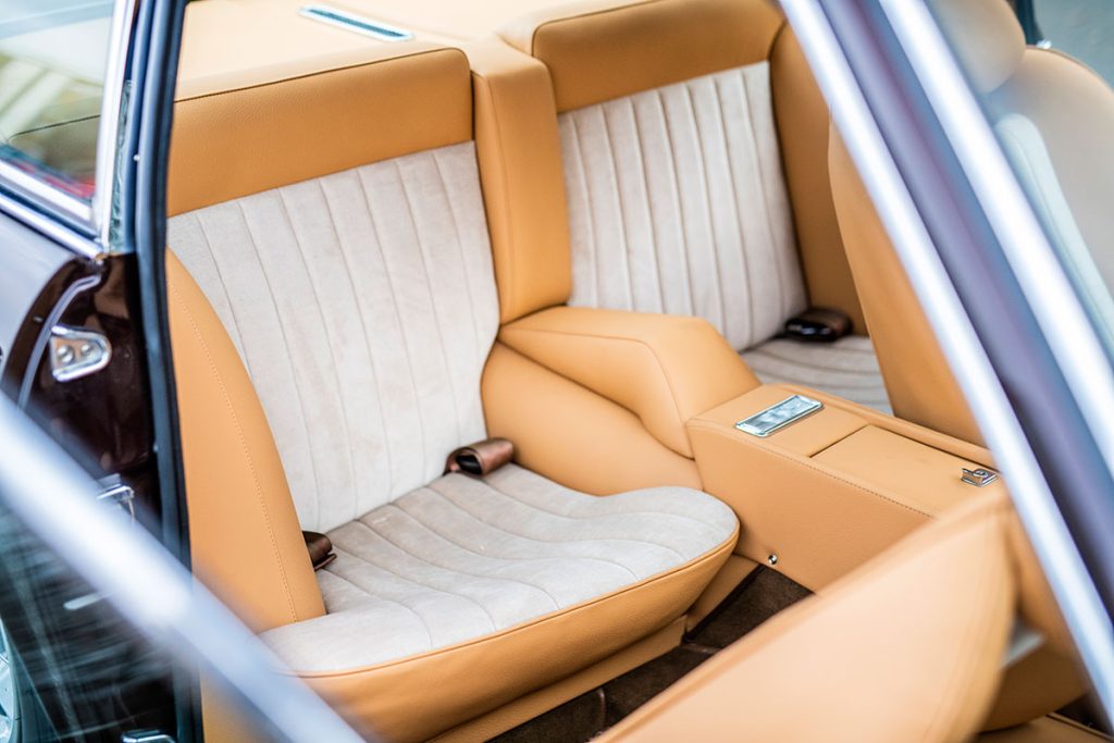 Lamborghini Islero back seats