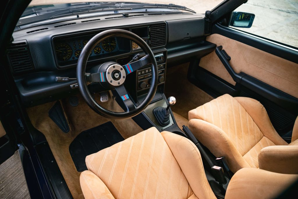 Lancia Delta Integrale Evoluzione II interior