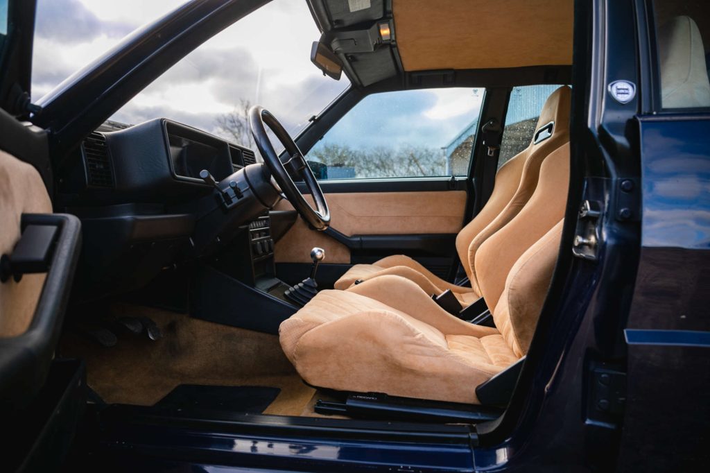 Lancia Delta Integrale interior