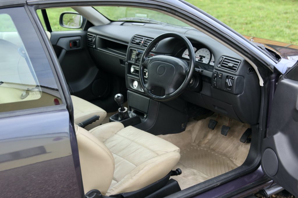 Vauxhall Calibra SE7 interior