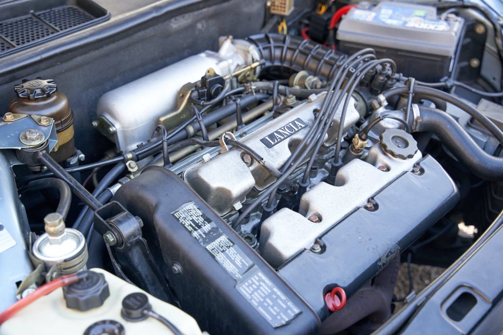 Lancia Thema engine