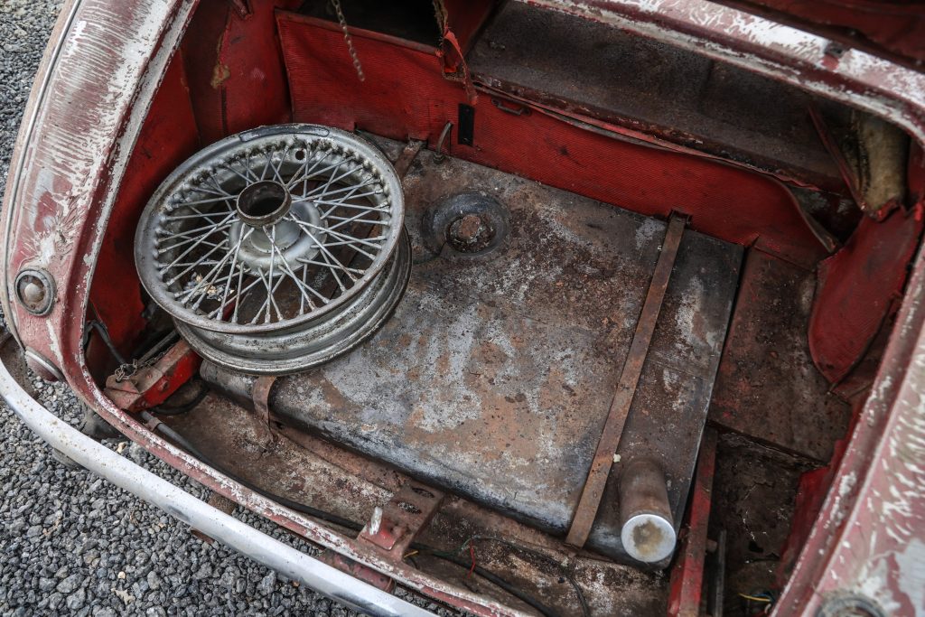 Austin-Healey auction car
