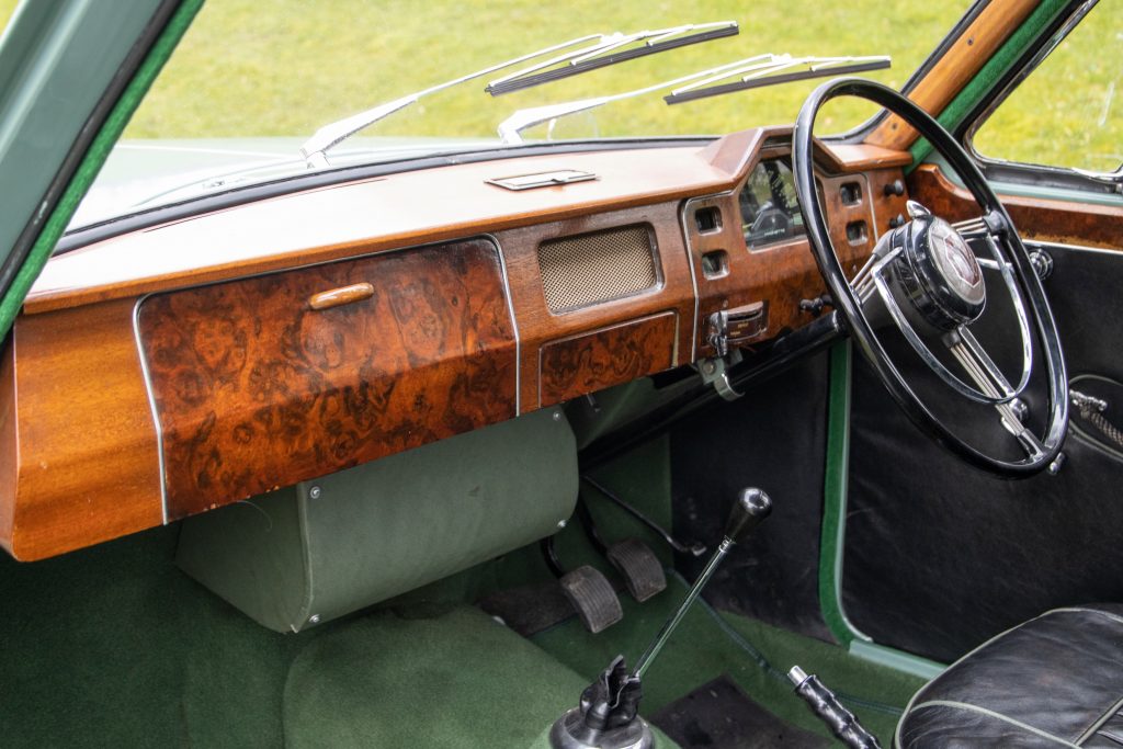 MG Magnette interior