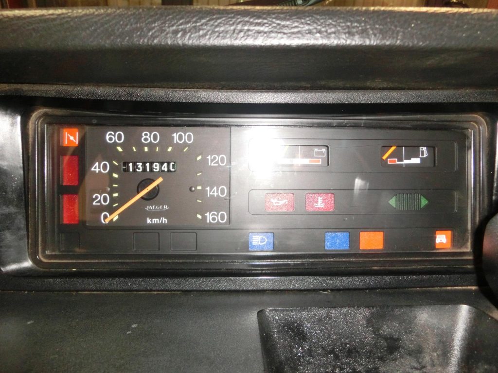 Renault 7 dials