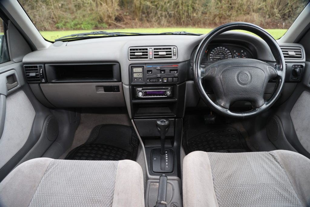 Vauxhall Cavalier interior