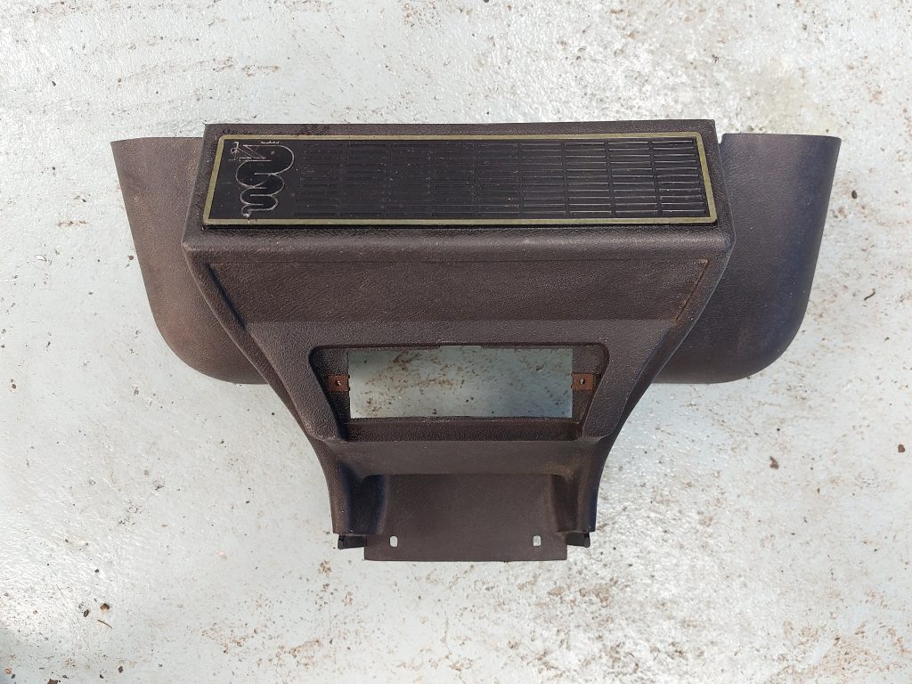 Alfa Romeo Alfetta GTV radio housing