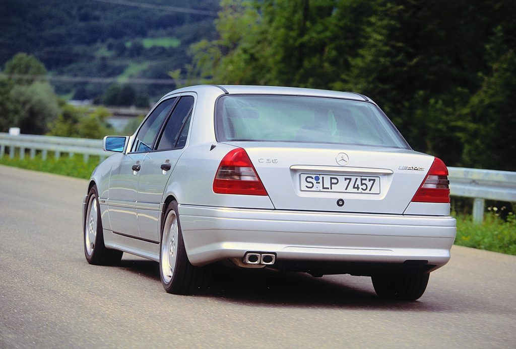 BMW M3 E36 vs Mercedes C36 AMG