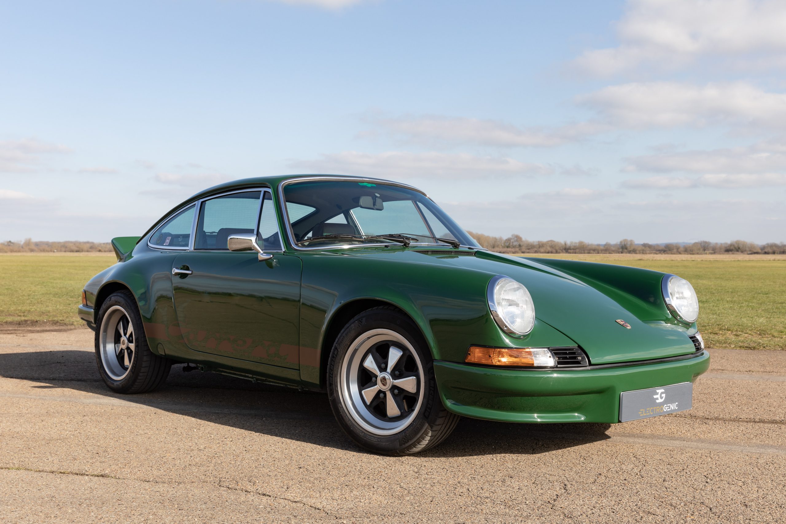 Electric shock! This classic 911 is battery powered… and we like it