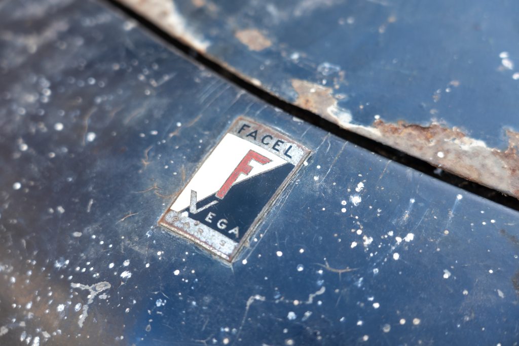 Facel Vega badge