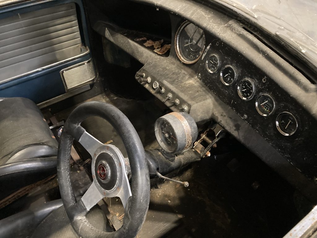 Mini 850 barn find interior