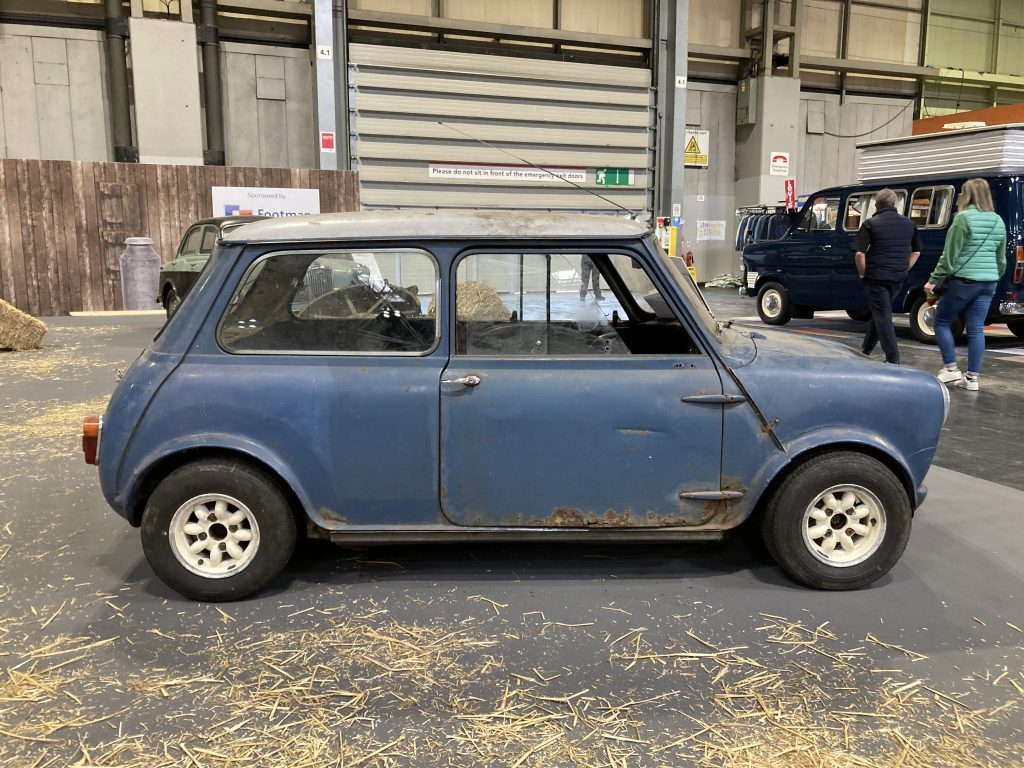 Mini 850 barn find