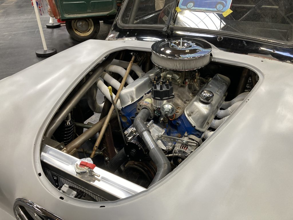 Austin A35 race V8 engine