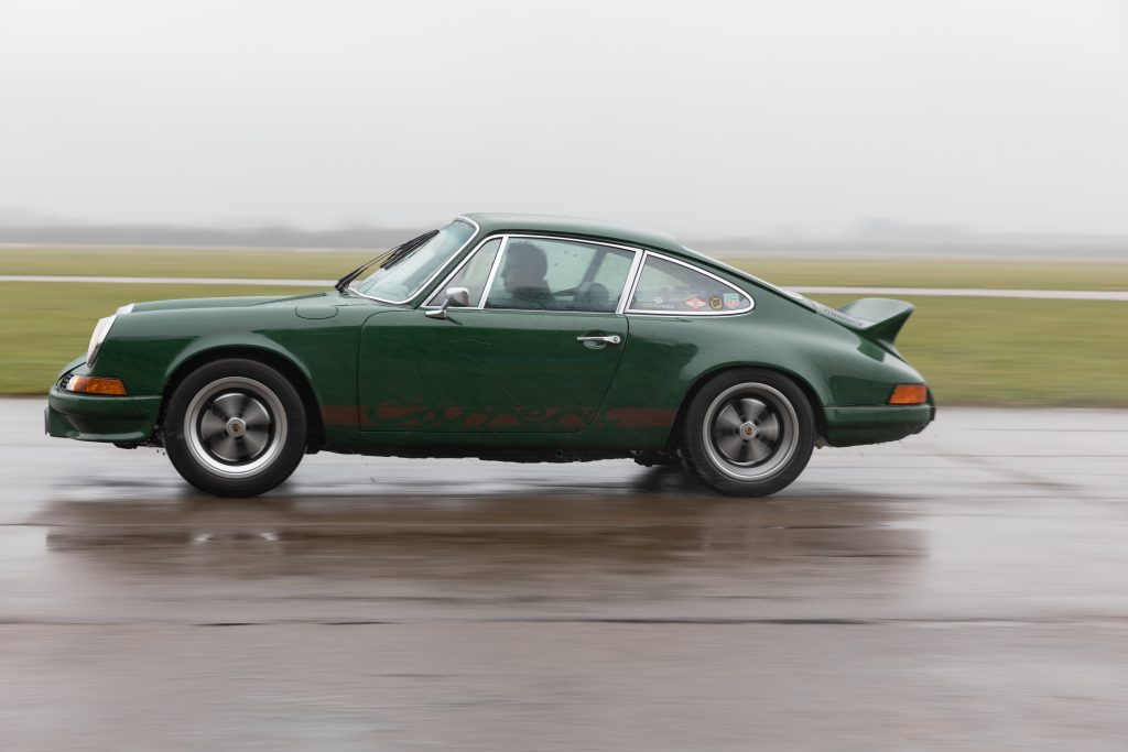 Electric shock! This classic 911 is battery powered… and we like it