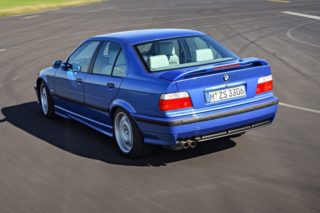 BMW M3 E36 vs Mercedes C36 AMG