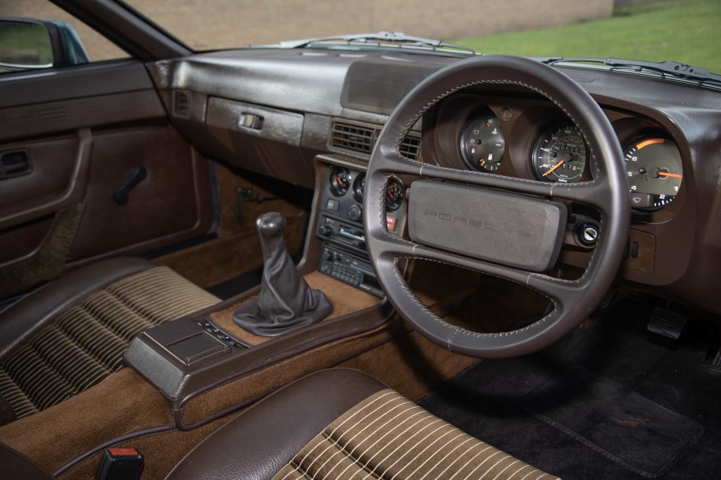 Porsche 924 interior