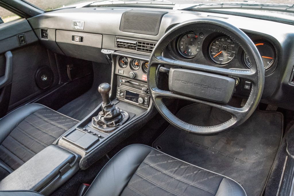 Porsche 924 interior