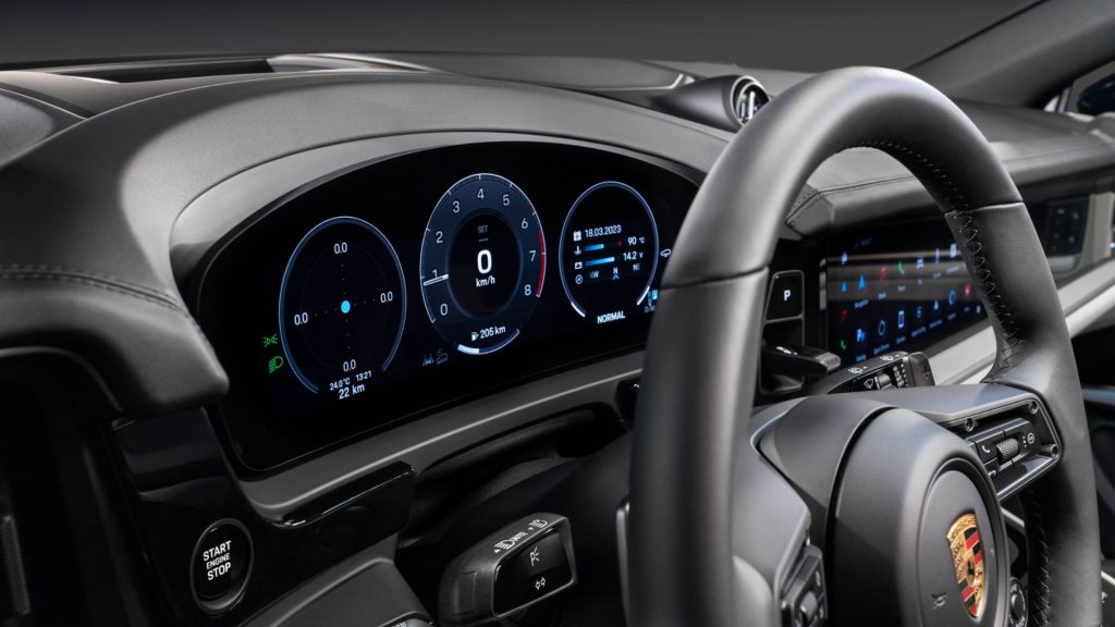 Porsche Cayenne 2023 digital instruments