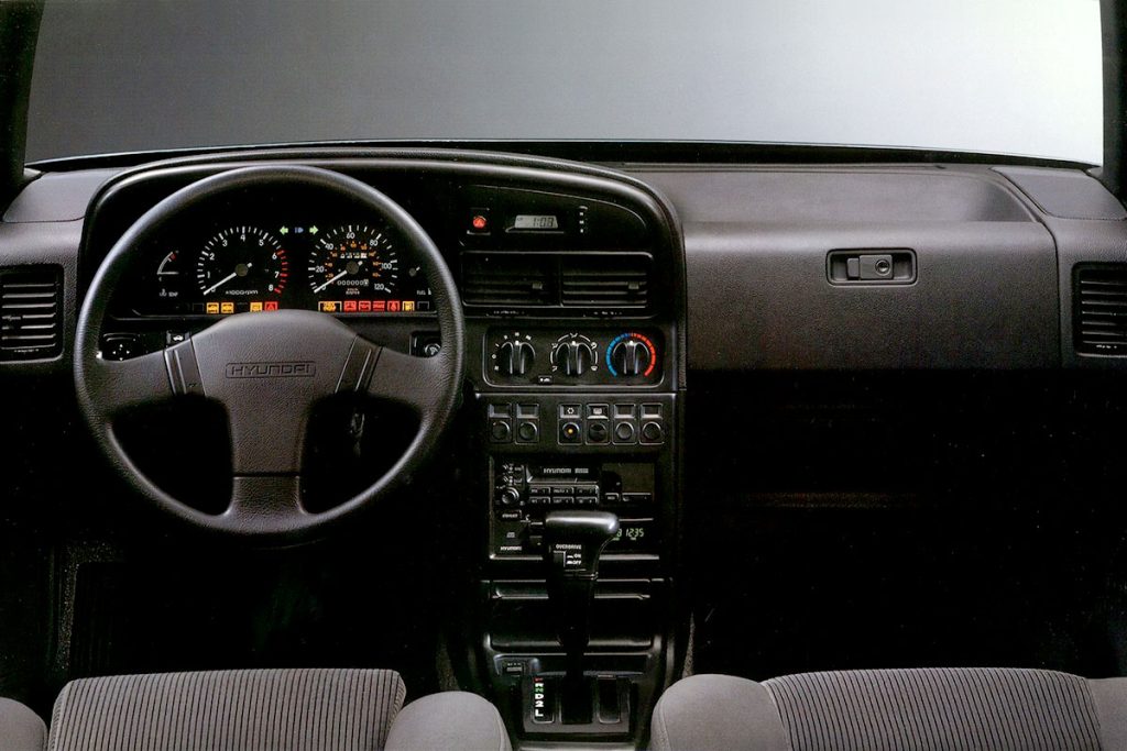 Hyundai Scoupe interior