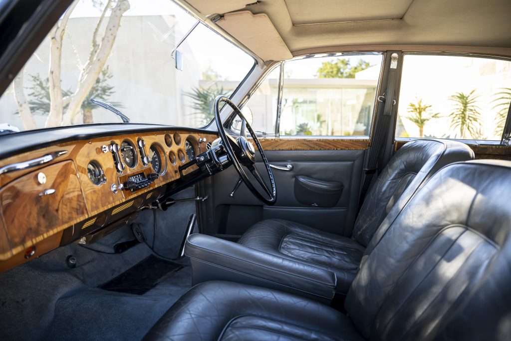 Bentley S1 Continental Flying Spur interior