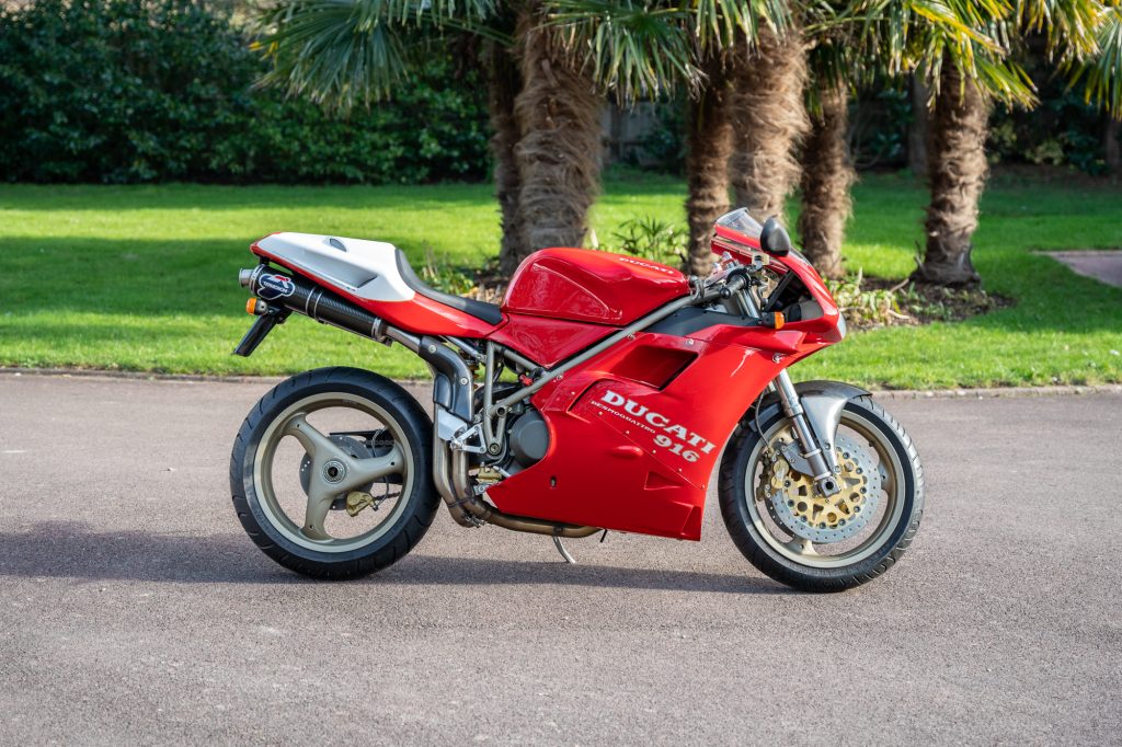 Ducati 916