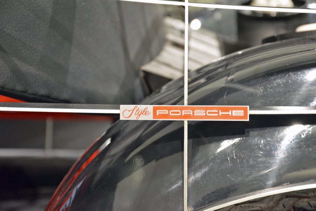 Porsche FLA concept badge