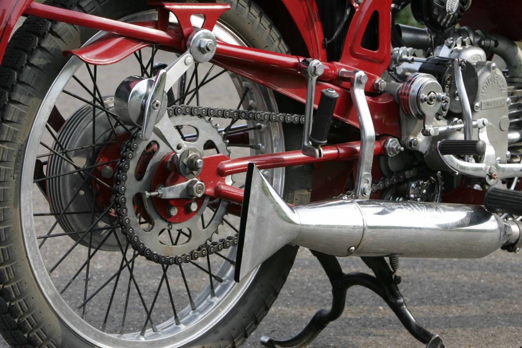 Moto Guzzi Airone exhaust