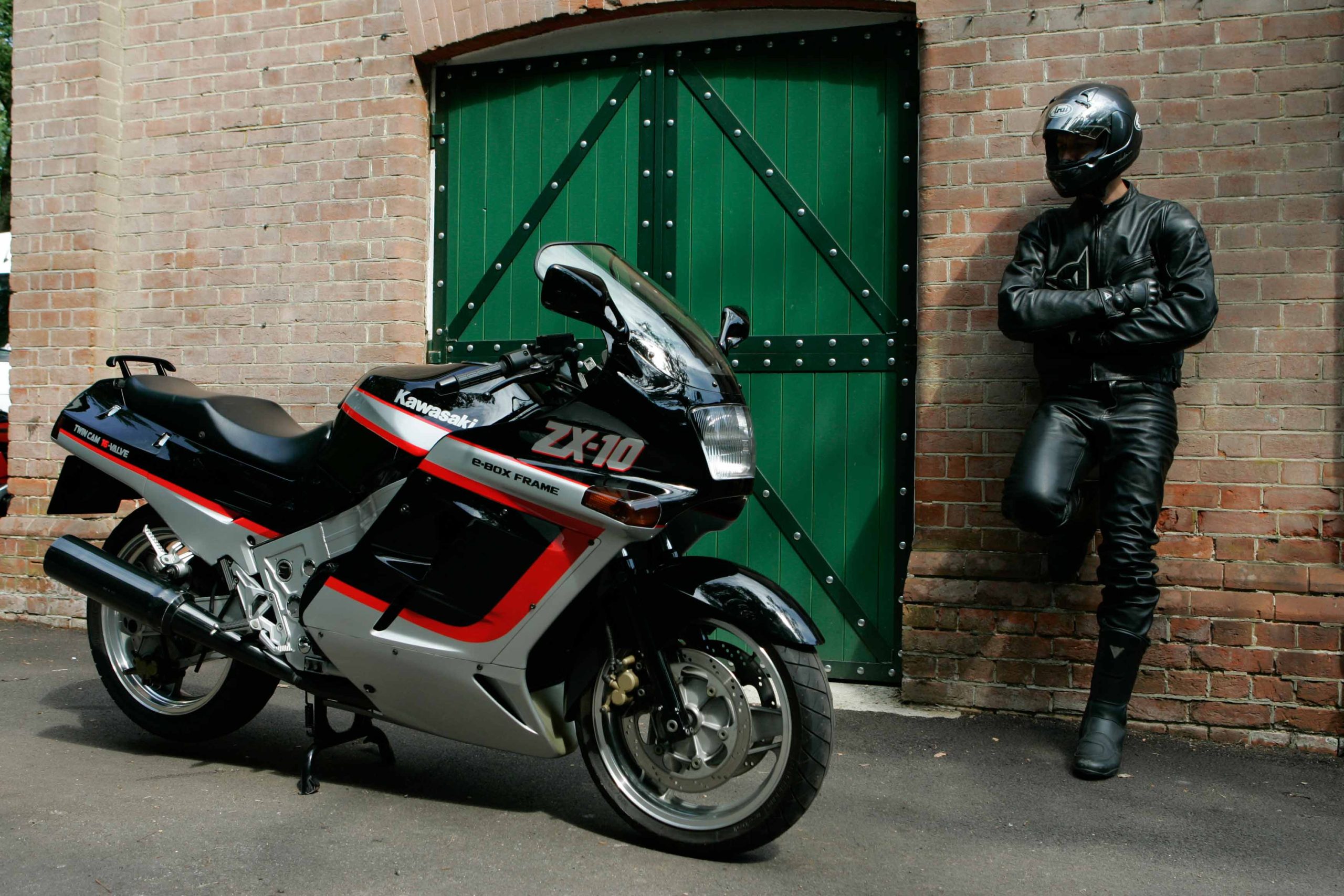 The Kawasaki ZX-10 was more sports-tourer than superbike