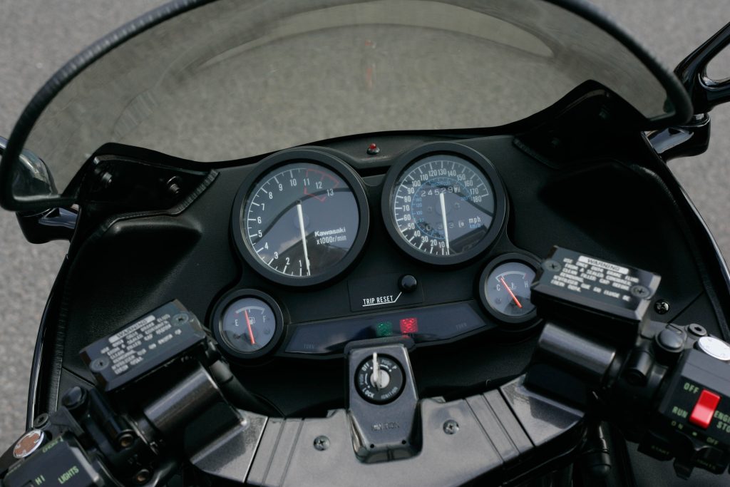 Kawasaki ZX-10 dials