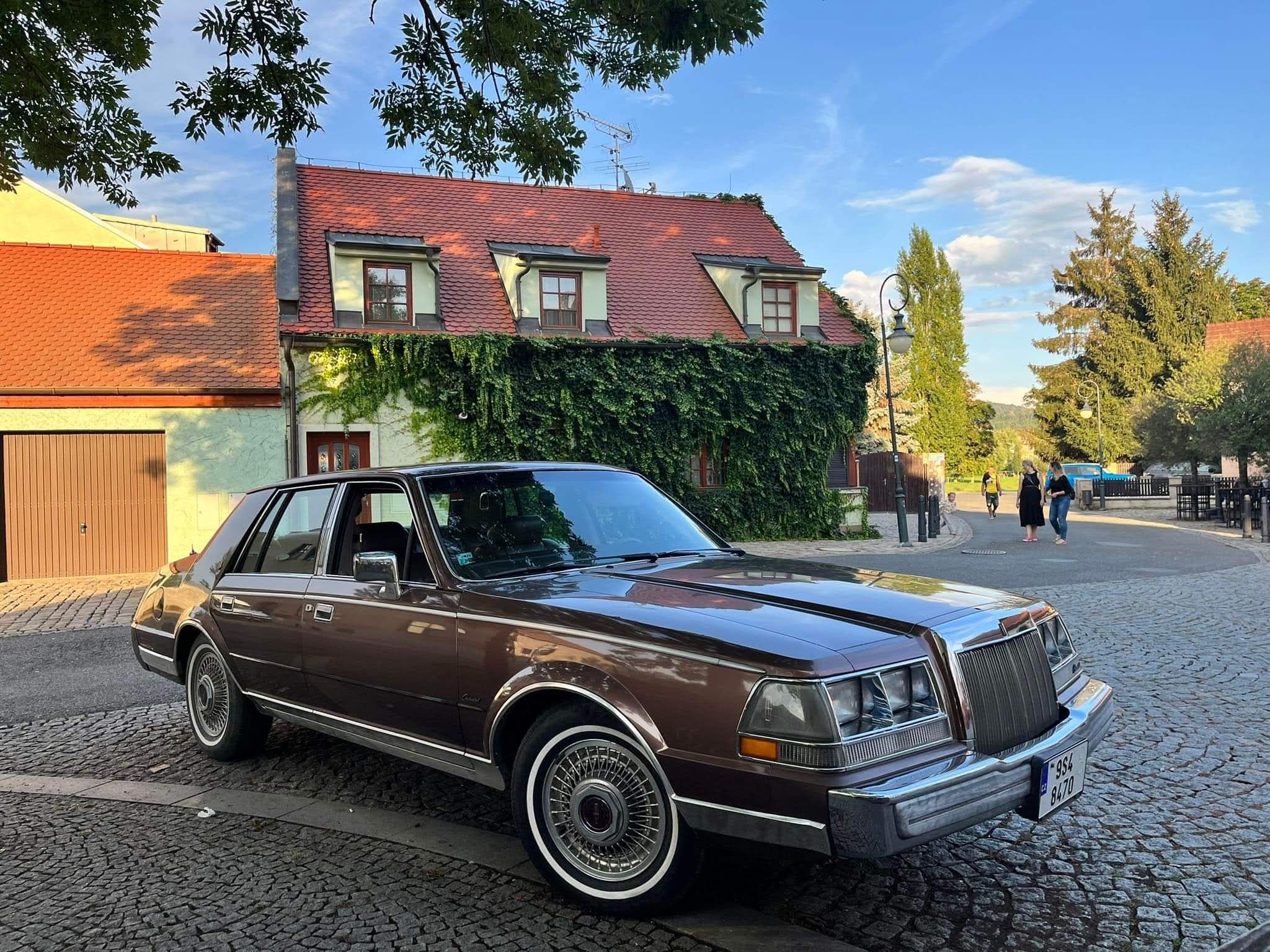 Is an ’87 Lincoln the ideal ride for Central Europe?