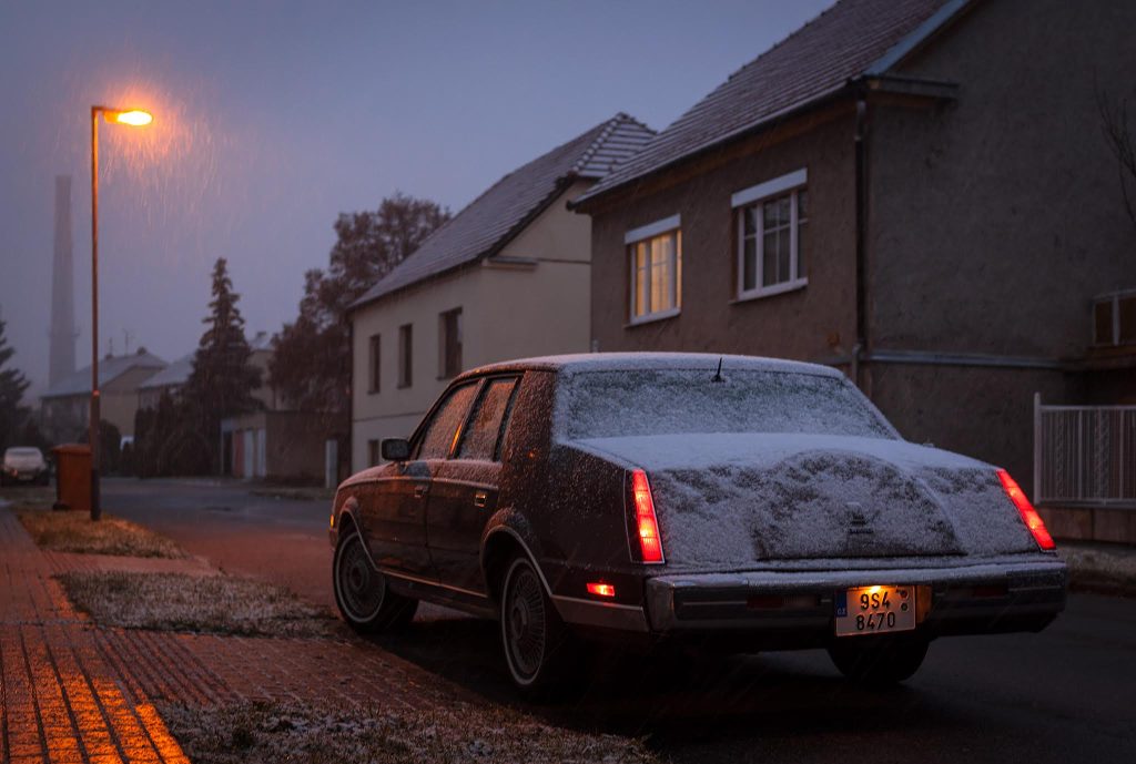 1987-Lincoln-Continental-prague rear three quarter snow