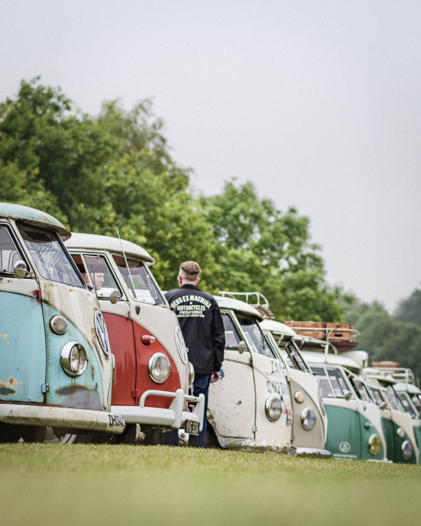 VW Busses in line