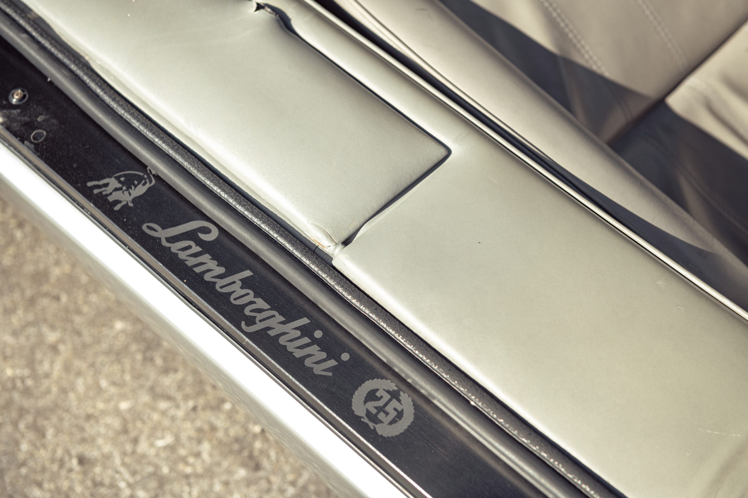 Lamborghini Countach 25th Anniversary 8